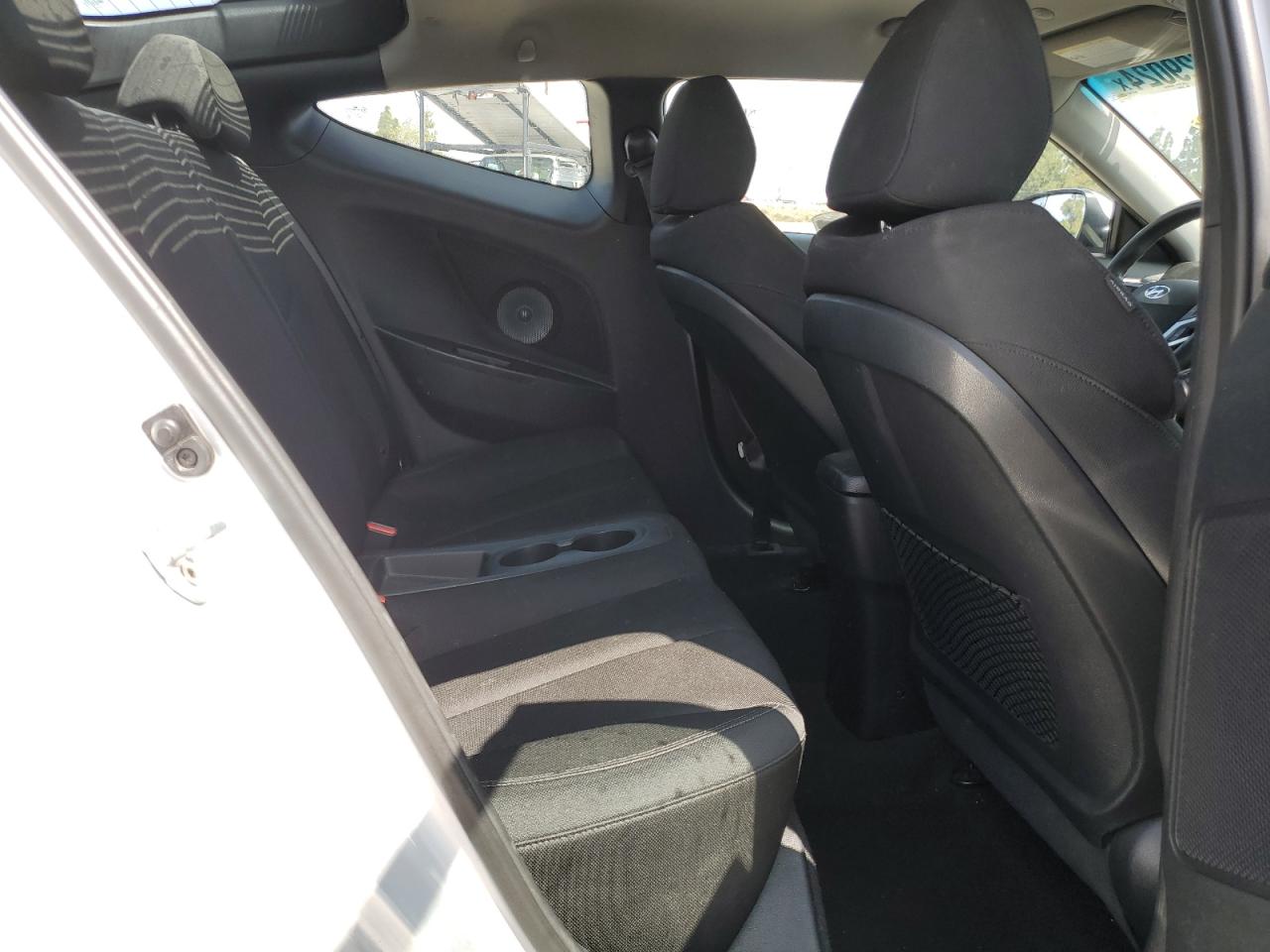 KMHTC6ADXGU277648 2016 Hyundai Veloster