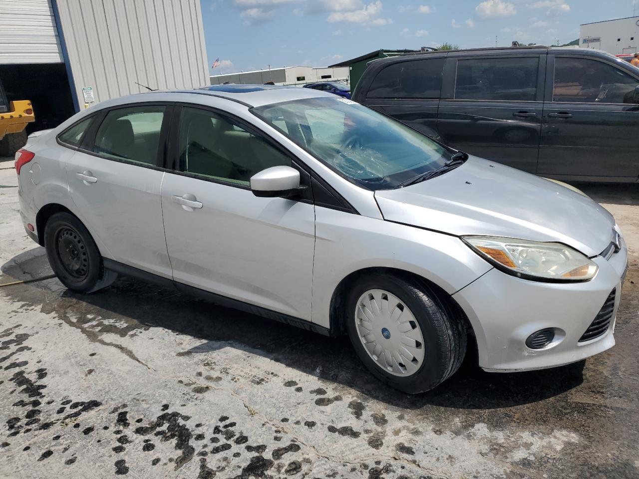 1FAHP3F25CL257088 2012 Ford Focus Se