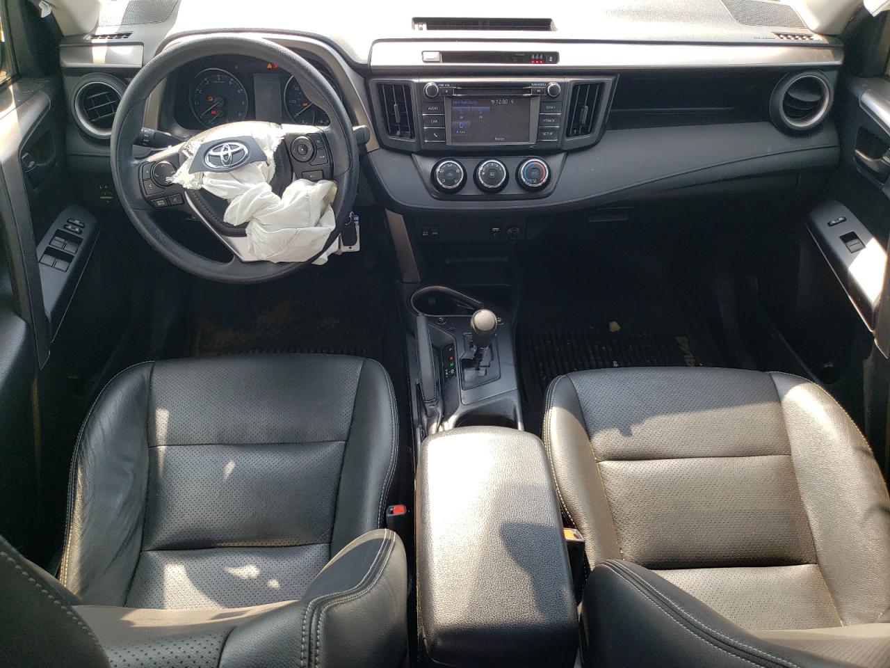 JTMBFREV6HJ134016 2017 Toyota Rav4 Le