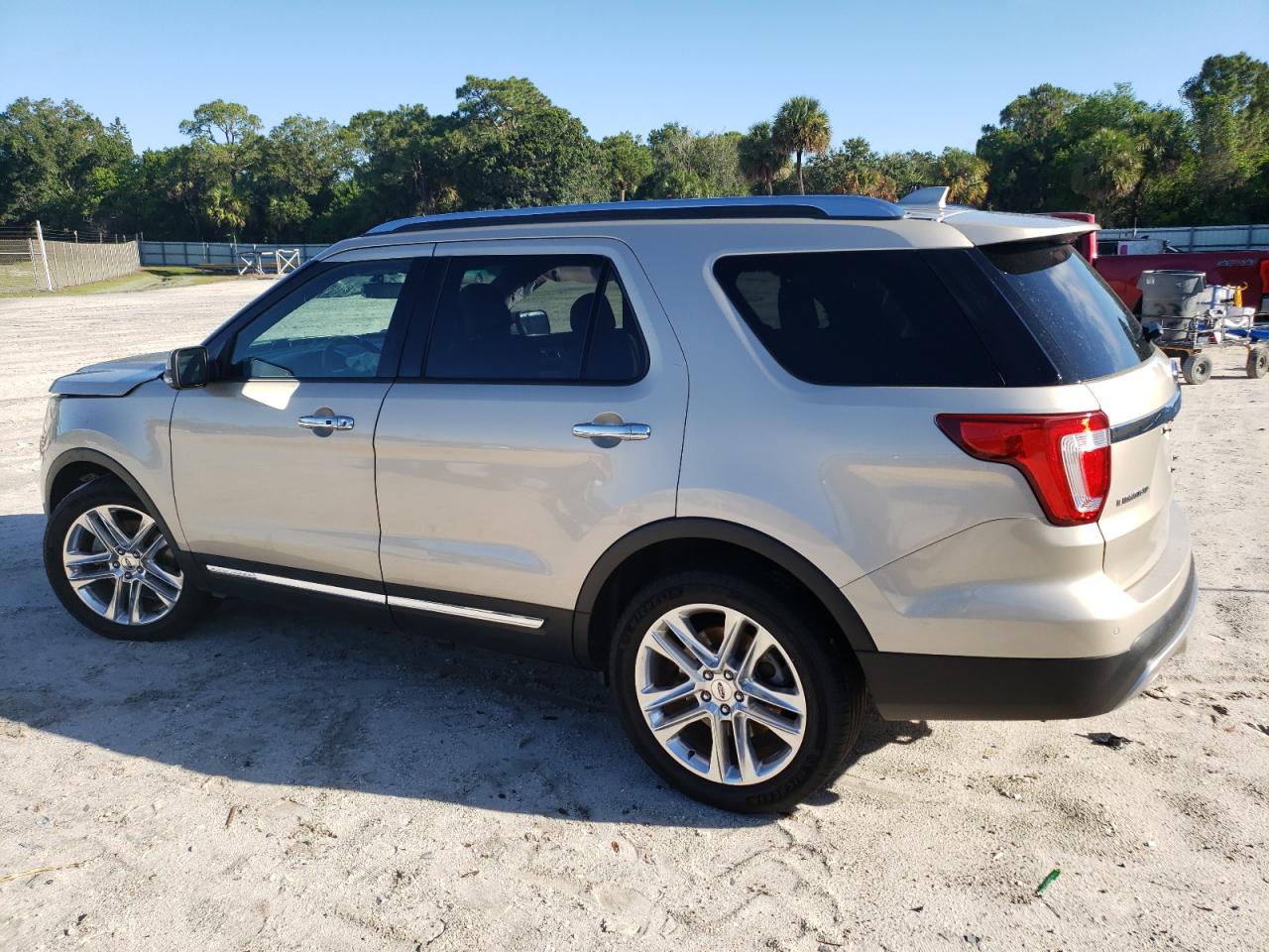 1FM5K7F85HGA73692 2017 Ford Explorer Limited