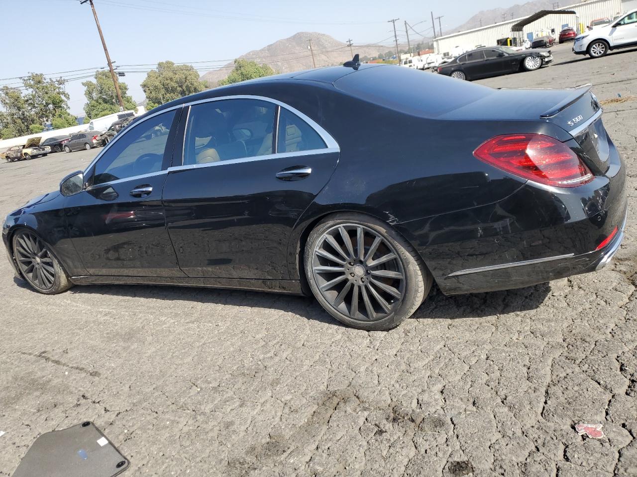 2019 Mercedes-Benz S 560 vin: WDDUG8DBXKA439359