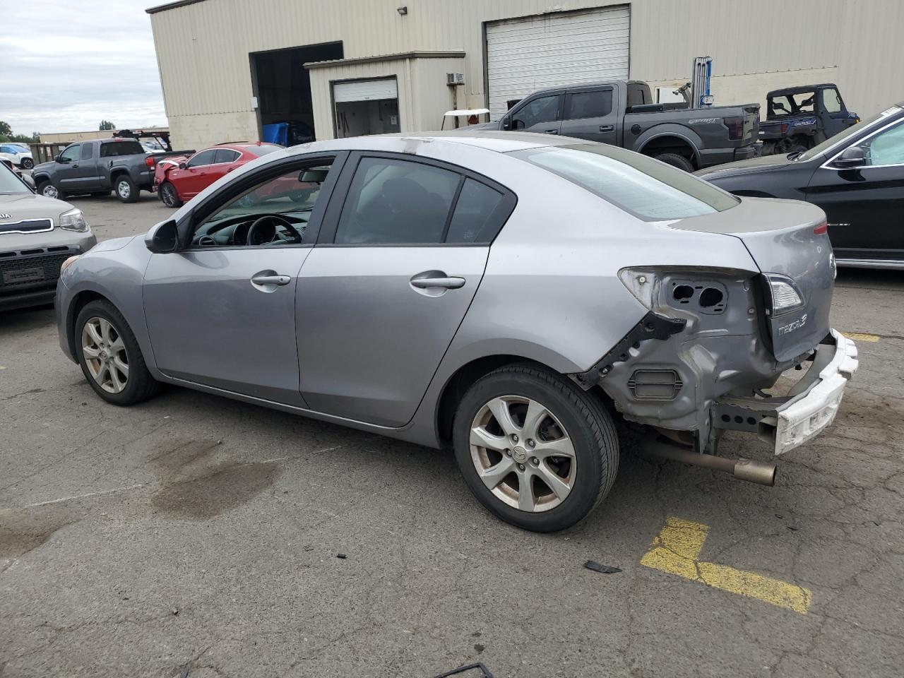 MAZDA 3 I 2011 silver  gas JM1BL1VGXB1480637 photo #3