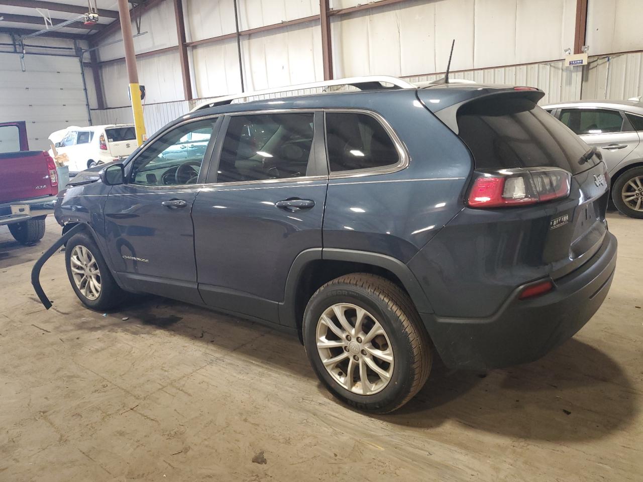 2019 Jeep Cherokee Latitude vin: 1C4PJLCB1KD406147