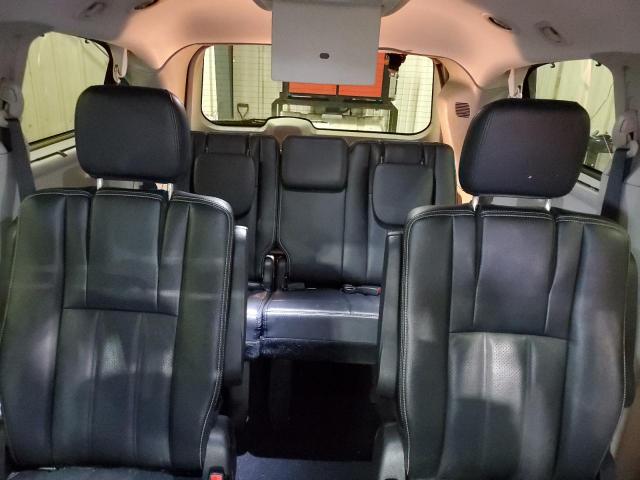 2015 CHRYSLER TOWN & COU - 2C4RC1CG7FR529439