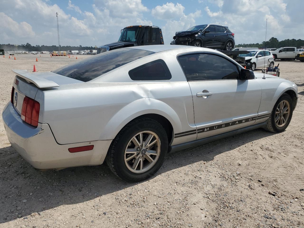 1ZVFT80N555121139 2005 Ford Mustang