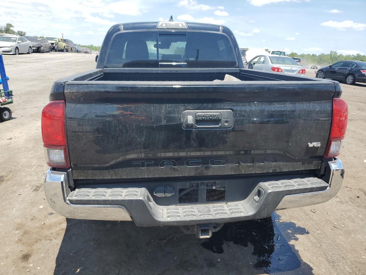 5TFCZ5AN8JX135262 2018 Toyota Tacoma Double Cab