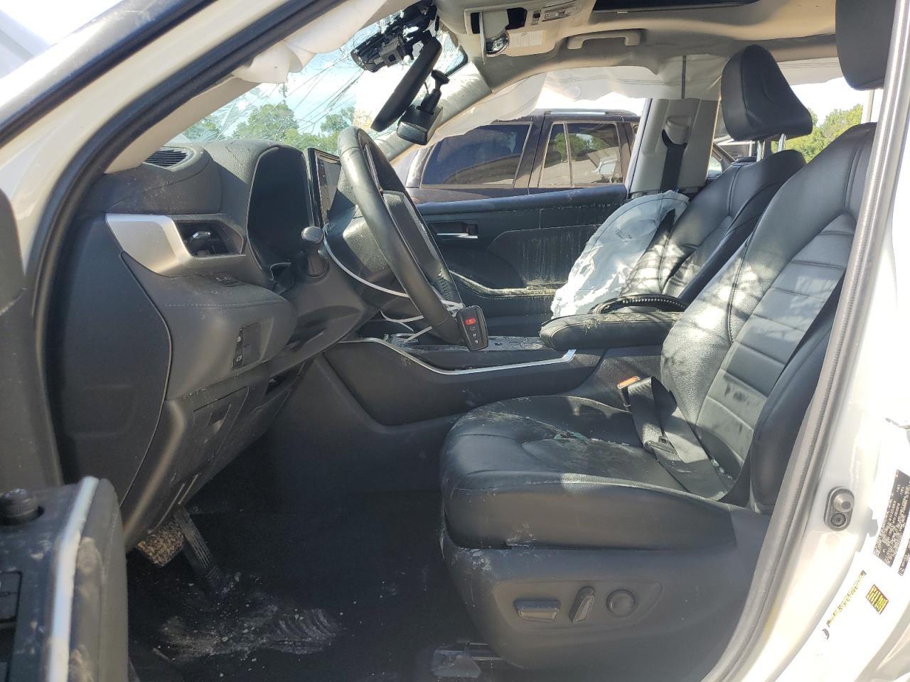 5TDGZRBHXNS243931 2022 Toyota Highlander Xle