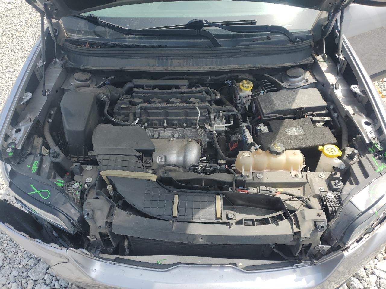 1C4PJLCB0KD297339 2019 Jeep Cherokee Latitude