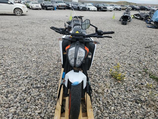 2021 KTM 890 DUKE R VBKTU9403MM805875