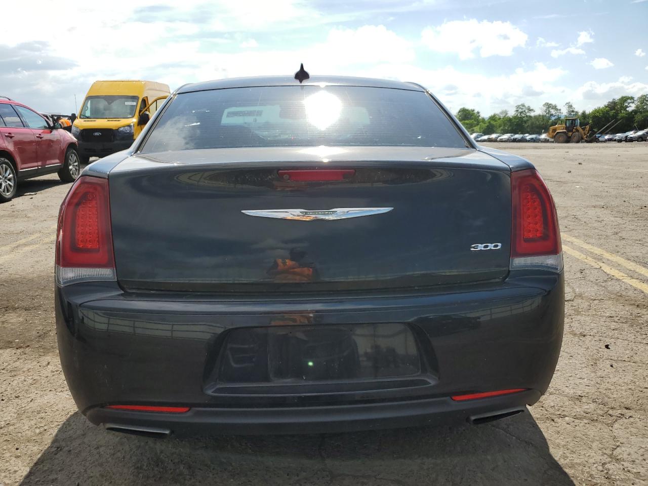 2C3CCAAG6JH264704 2018 Chrysler 300 Touring