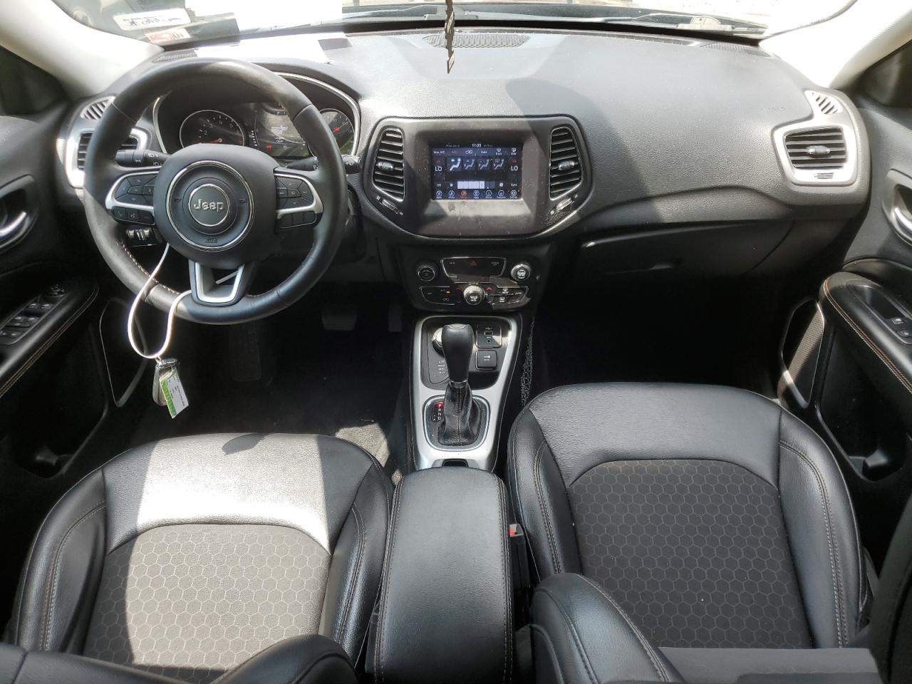 3C4NJDBB4KT670049 2019 Jeep Compass Latitude