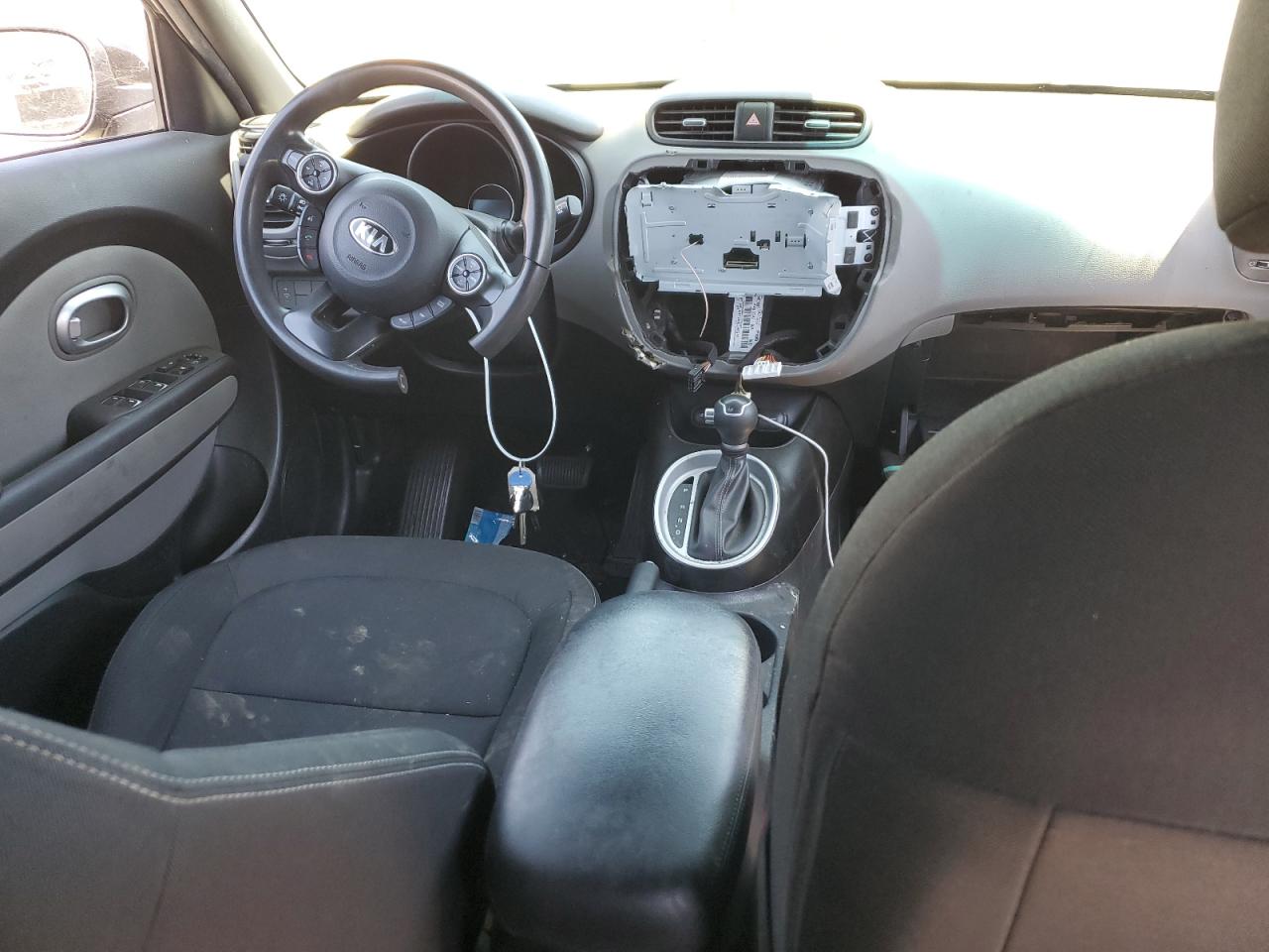 KNDJP3A55J7559922 2018 Kia Soul +