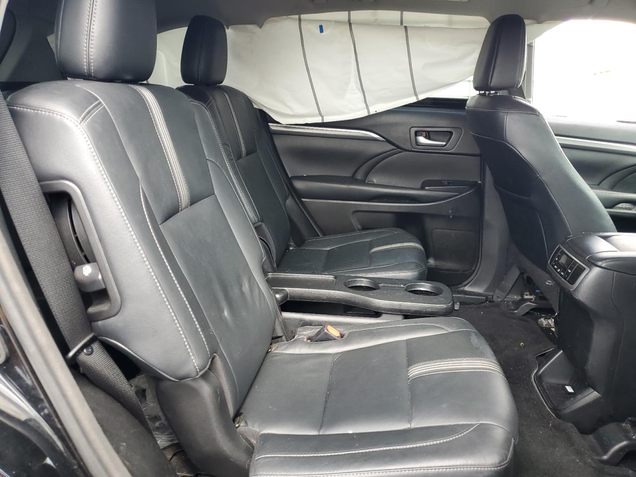 5TDKZRFH5JS542211 2018 Toyota Highlander Se