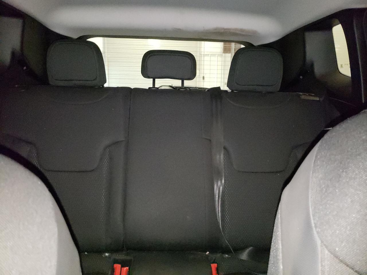 ZACCJBBB7JPH73984 2018 Jeep Renegade Latitude