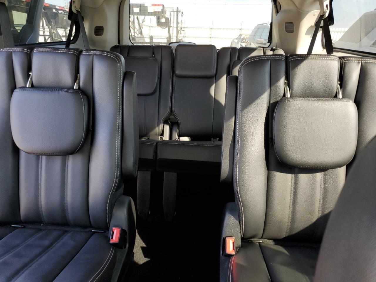 2C4RC1BGXDR645233 2013 Chrysler Town & Country Touring