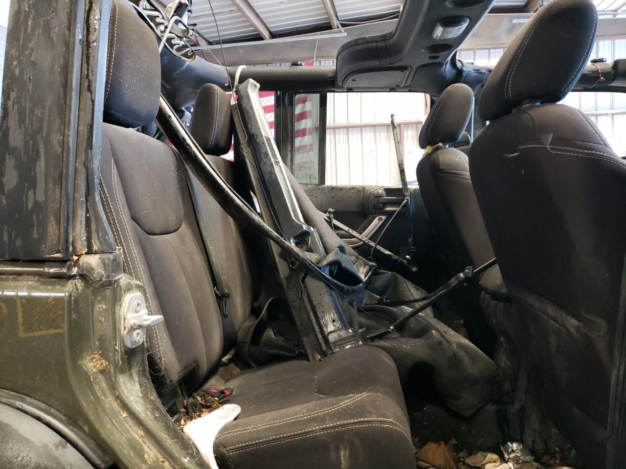 1C4BJWEG9FL560105 2015 Jeep Wrangler Unlimited Sahara