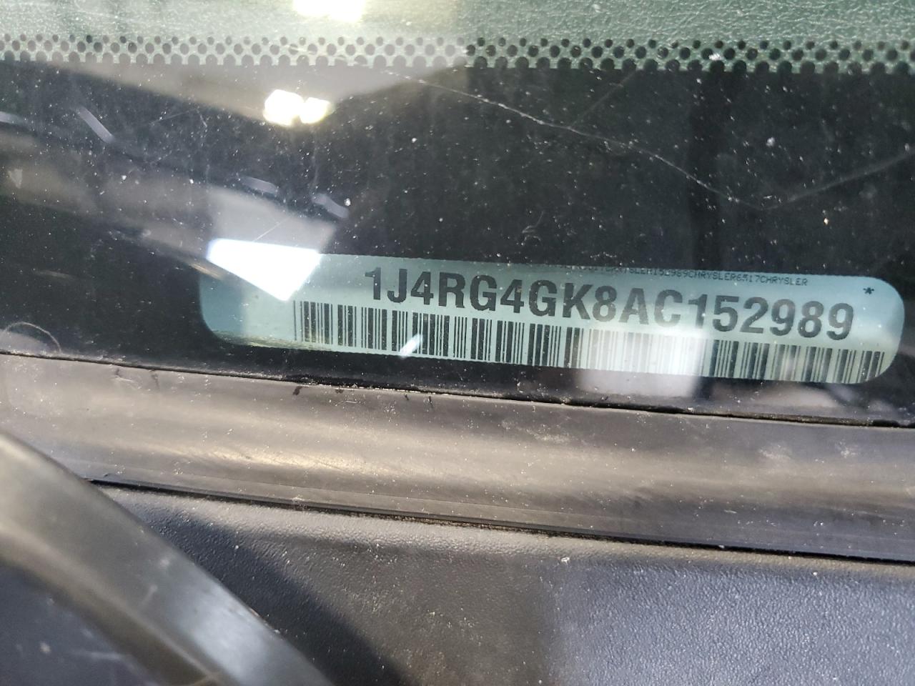 1J4RG4GK8AC152989 2010 Jeep Commander Sport