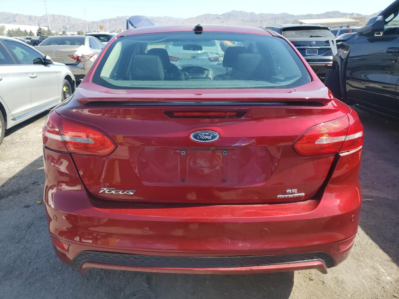 2016 Ford Focus Se vin: 1FADP3F22GL216132