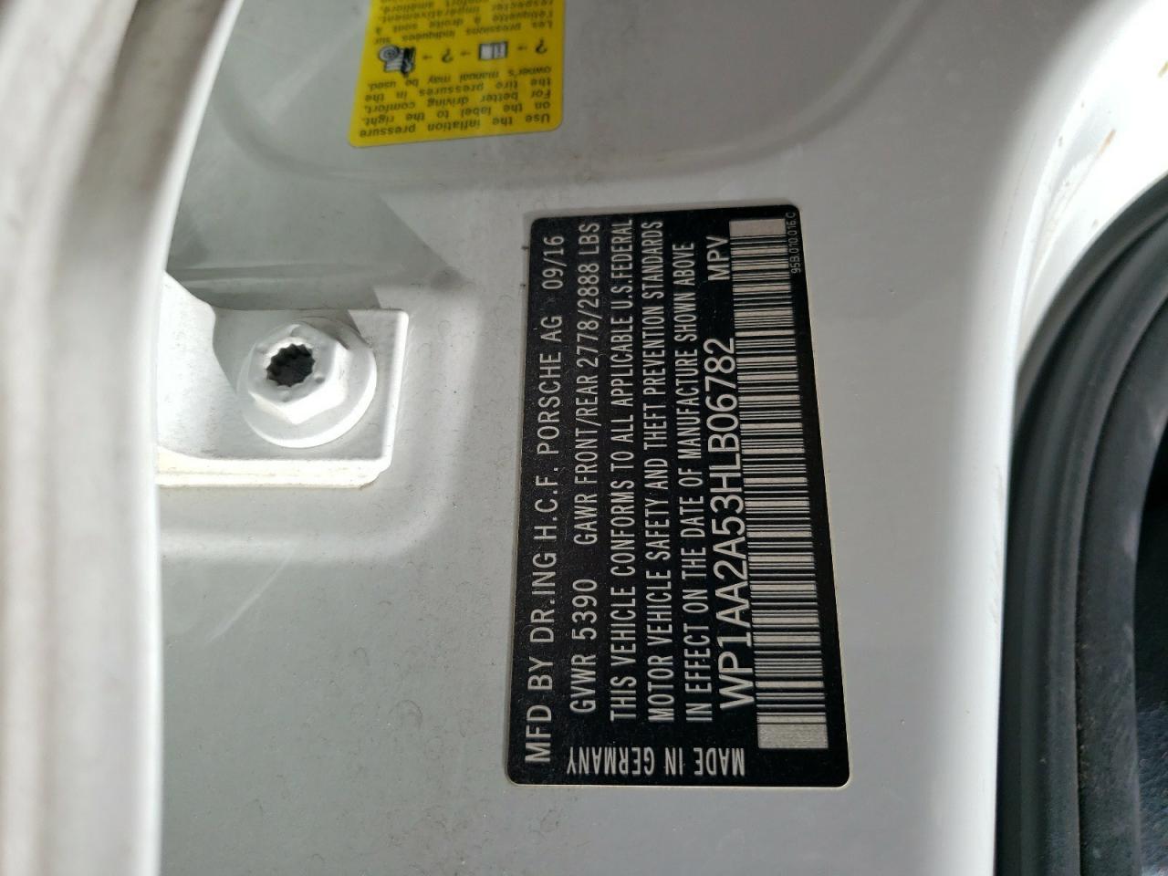 WP1AA2A53HLB06782 2017 Porsche Macan