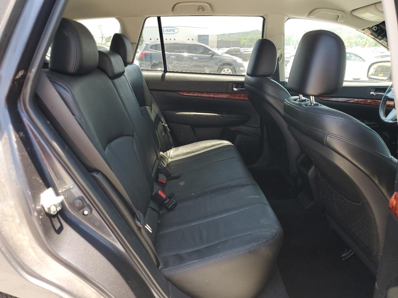 4S4BREJC6B2314775 2011 Subaru Outback 3.6R Limited