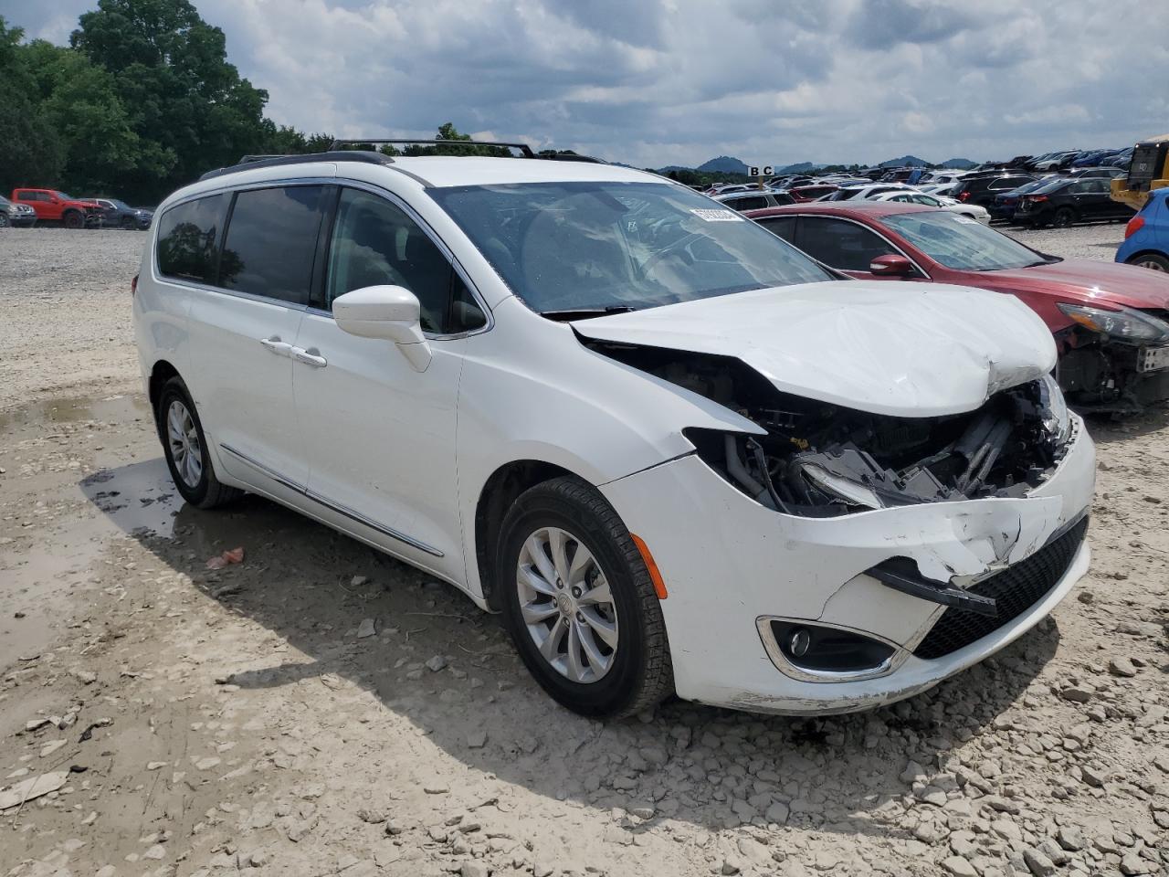 2017 Chrysler Pacifica Touring L vin: 2C4RC1BG3HR523626