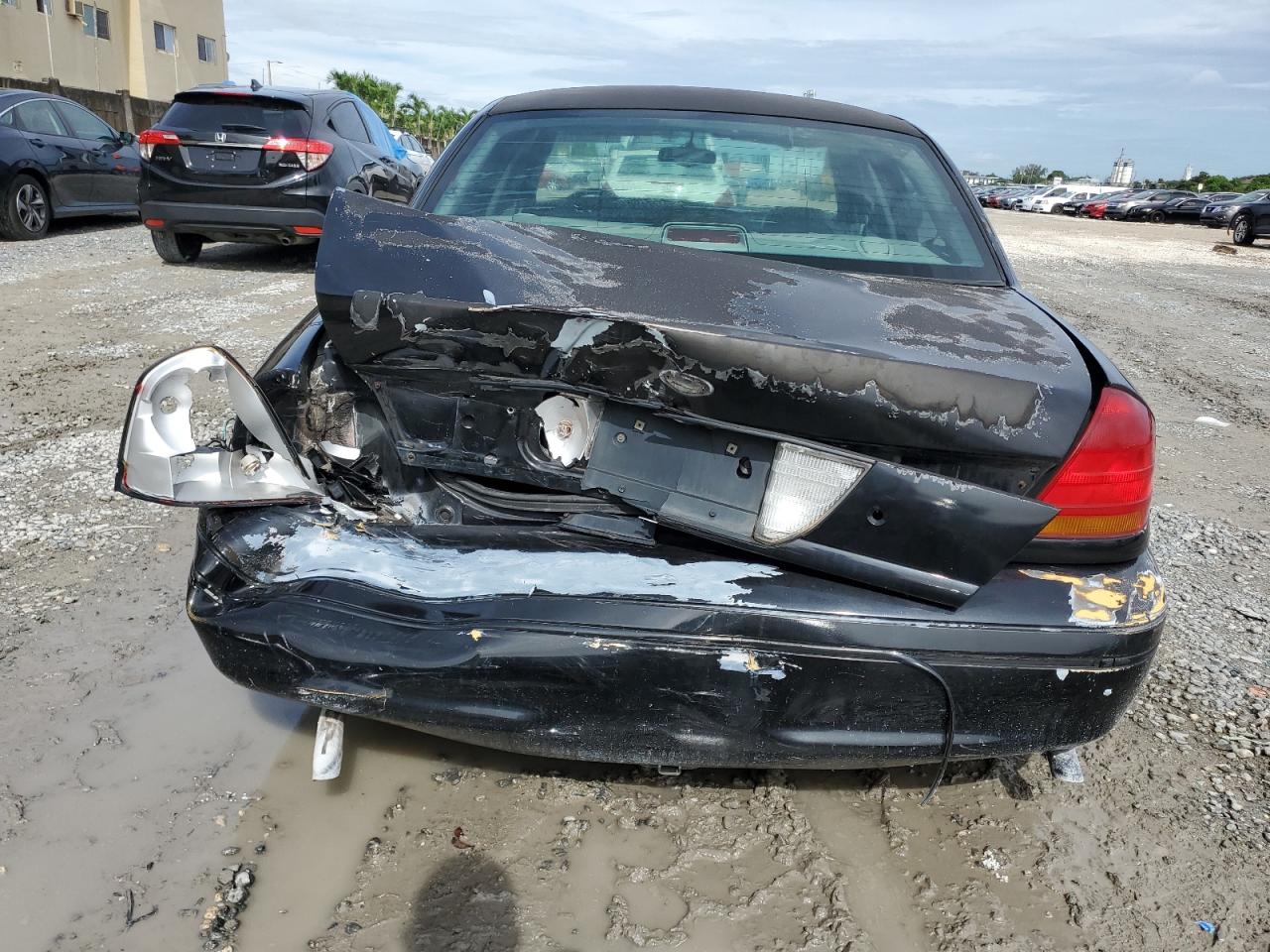 2FAFP74W22X100110 2002 Ford Crown Victoria Lx