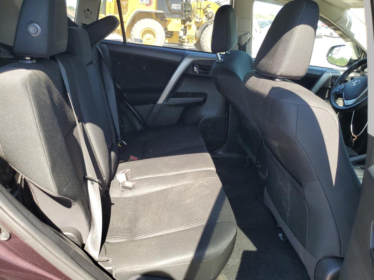 2T3ZFREV5HW391281 2017 Toyota Rav4 Le