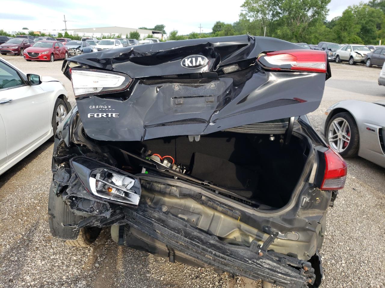 3KPFK4A7XHE024350 2017 Kia Forte Lx