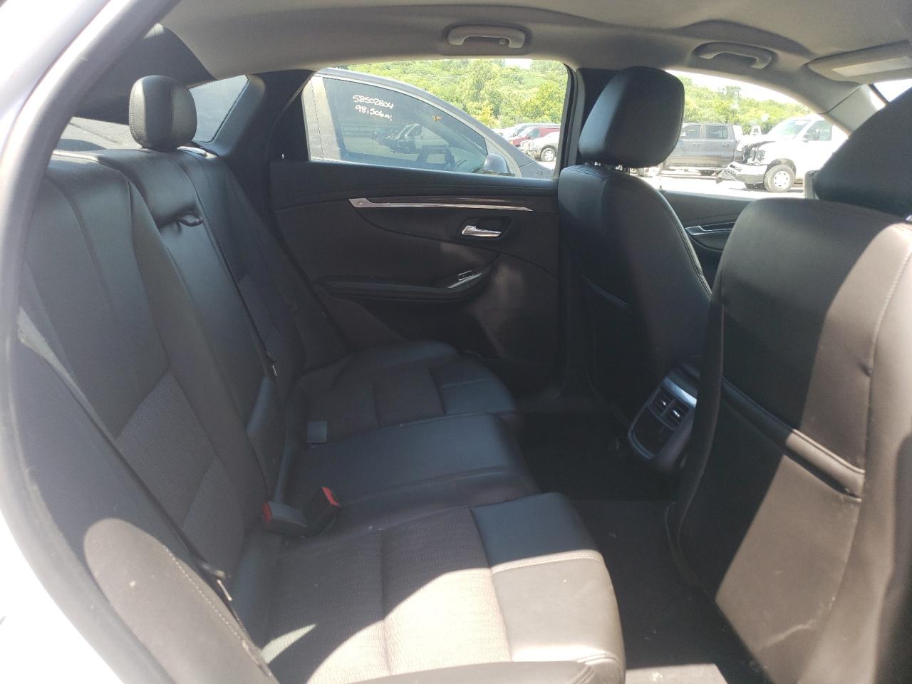 2G1105S37J9133380 2018 Chevrolet Impala Lt