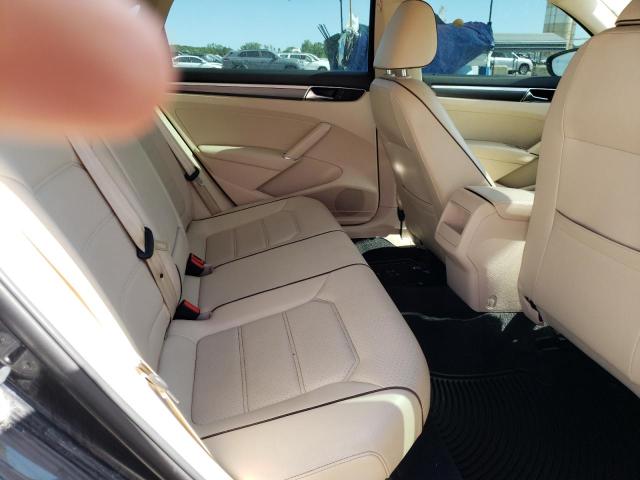 2017 VOLKSWAGEN PASSAT R-L - 1VWDT7A32HC083853