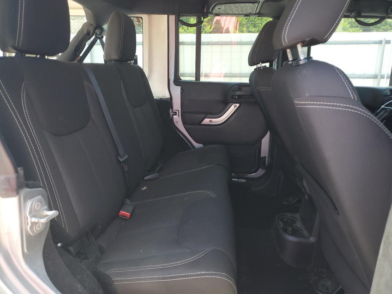 1C4BJWFG9FL568798 2015 Jeep Wrangler Unlimited Rubicon