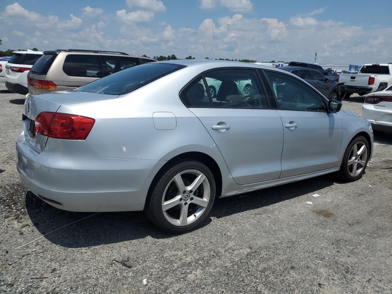 2013 Volkswagen Jetta Base vin: 3VW2K7AJXDM367717