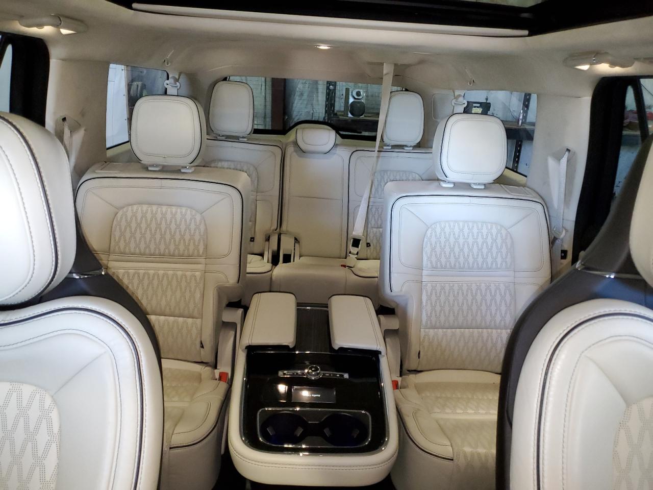 5LMJJ3TT8MEL07300 2021 Lincoln Navigator L Black Label