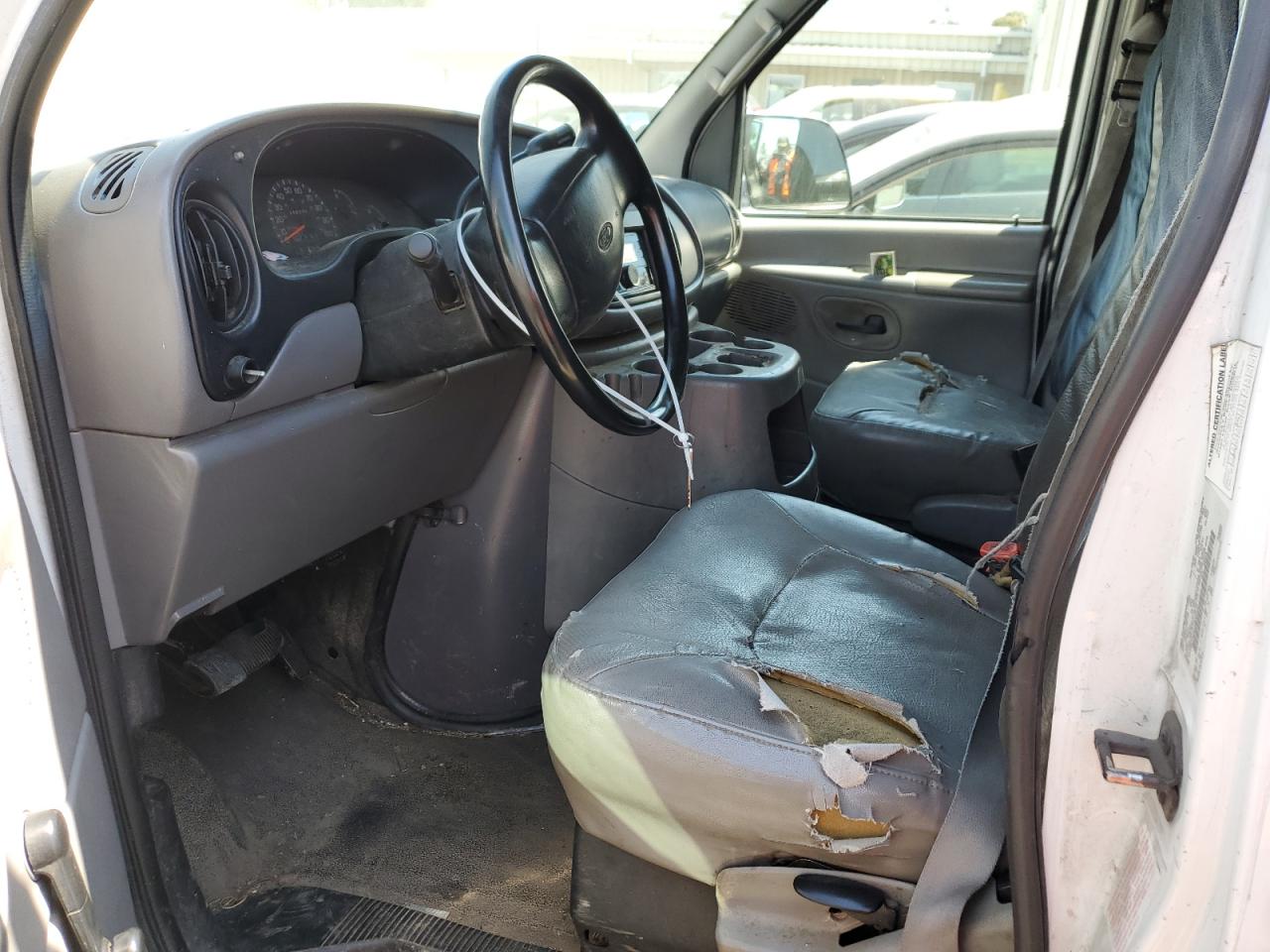 1FTRE14241HB53137 2001 Ford Econoline E150 Van