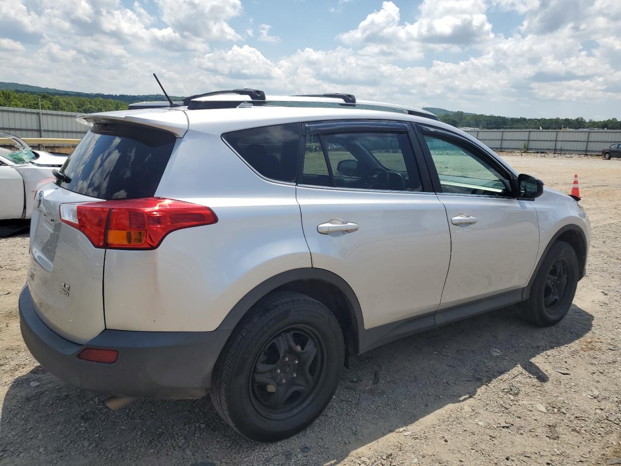 2015 Toyota Rav4 Le vin: 2T3BFREV4FW239085