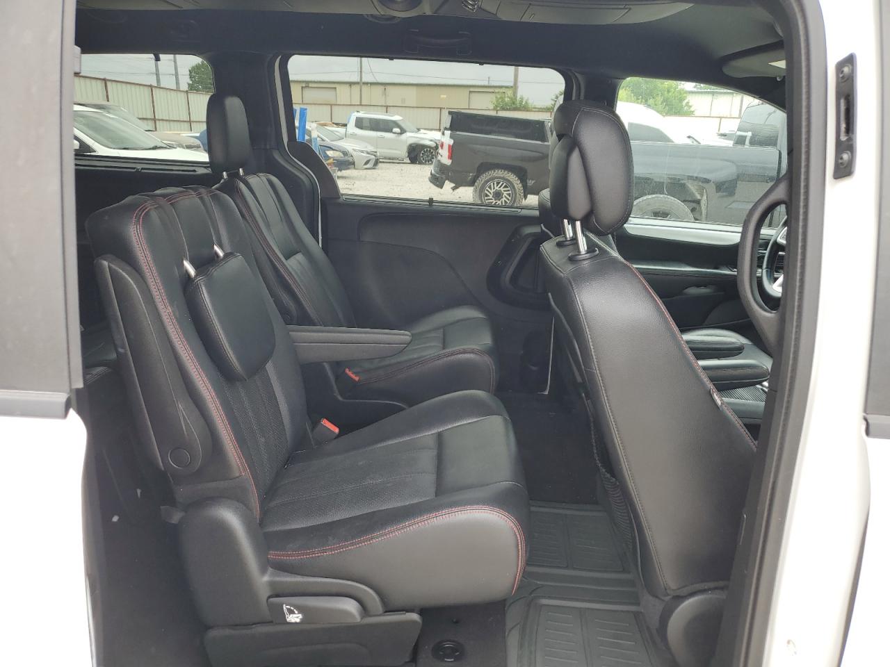 2C4RDGEG4HR681050 2017 Dodge Grand Caravan Gt