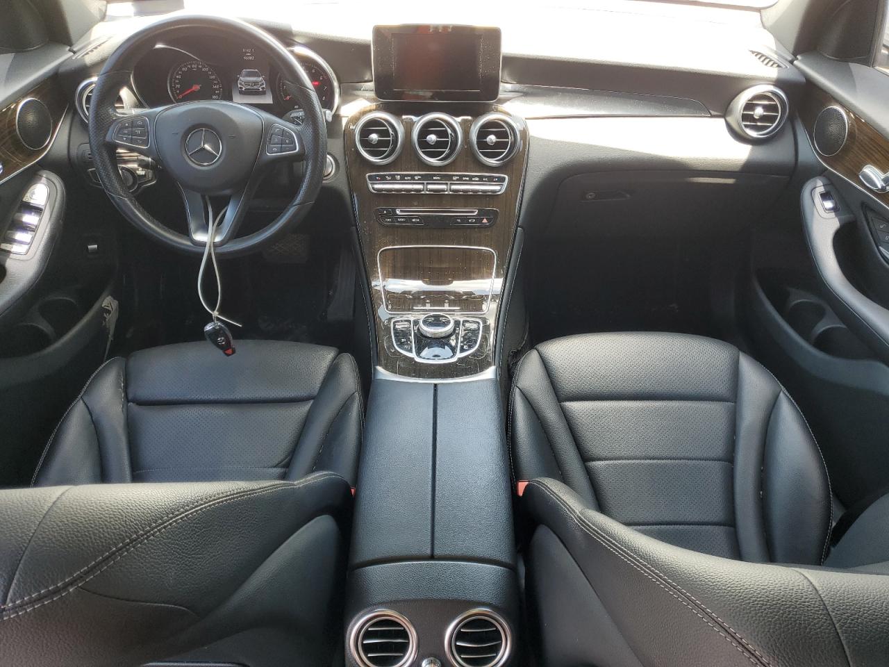 WDC0G4JB9HF141770 2017 Mercedes-Benz Glc 300