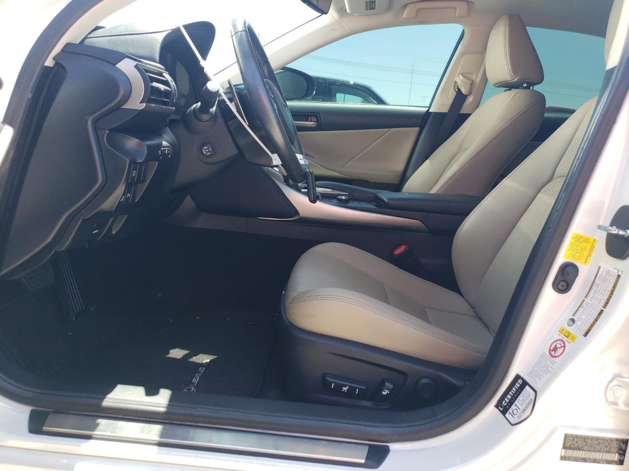 JTHBA1D25J5071852 2018 Lexus Is 300