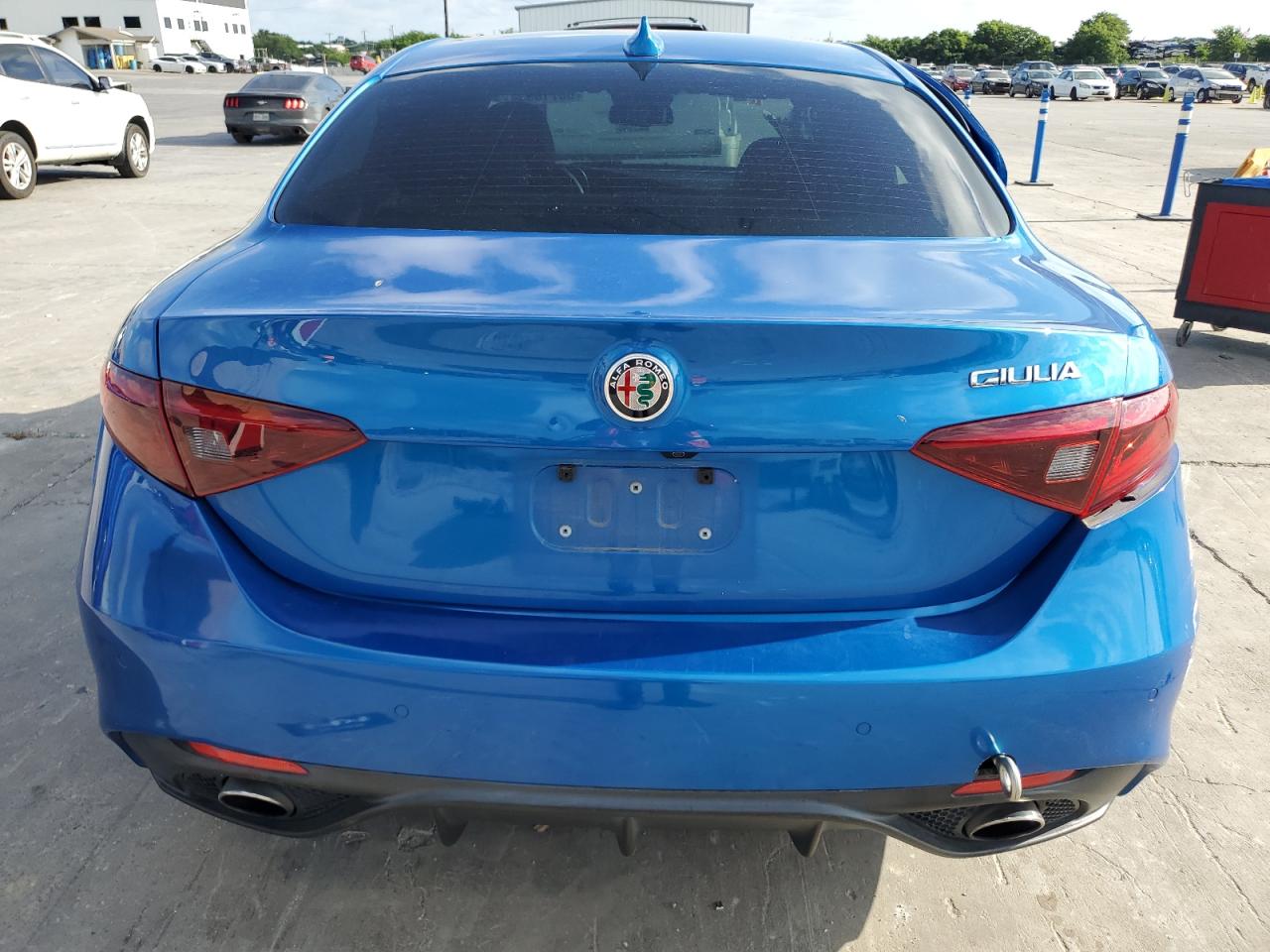ZARFAEBN9J7565021 2018 Alfa Romeo Giulia