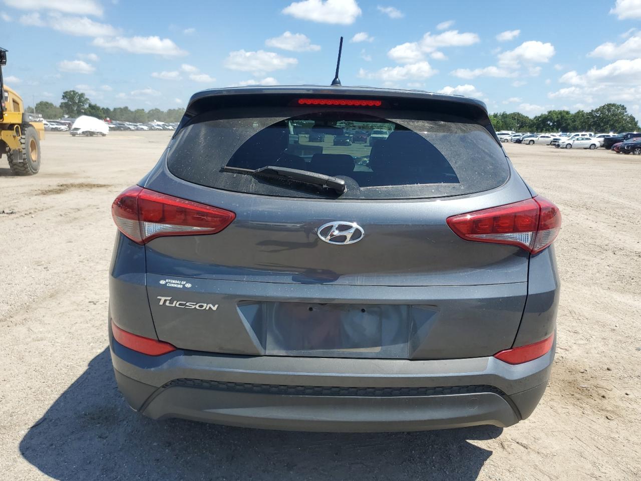 KM8J23A40JU681252 2018 Hyundai Tucson Se