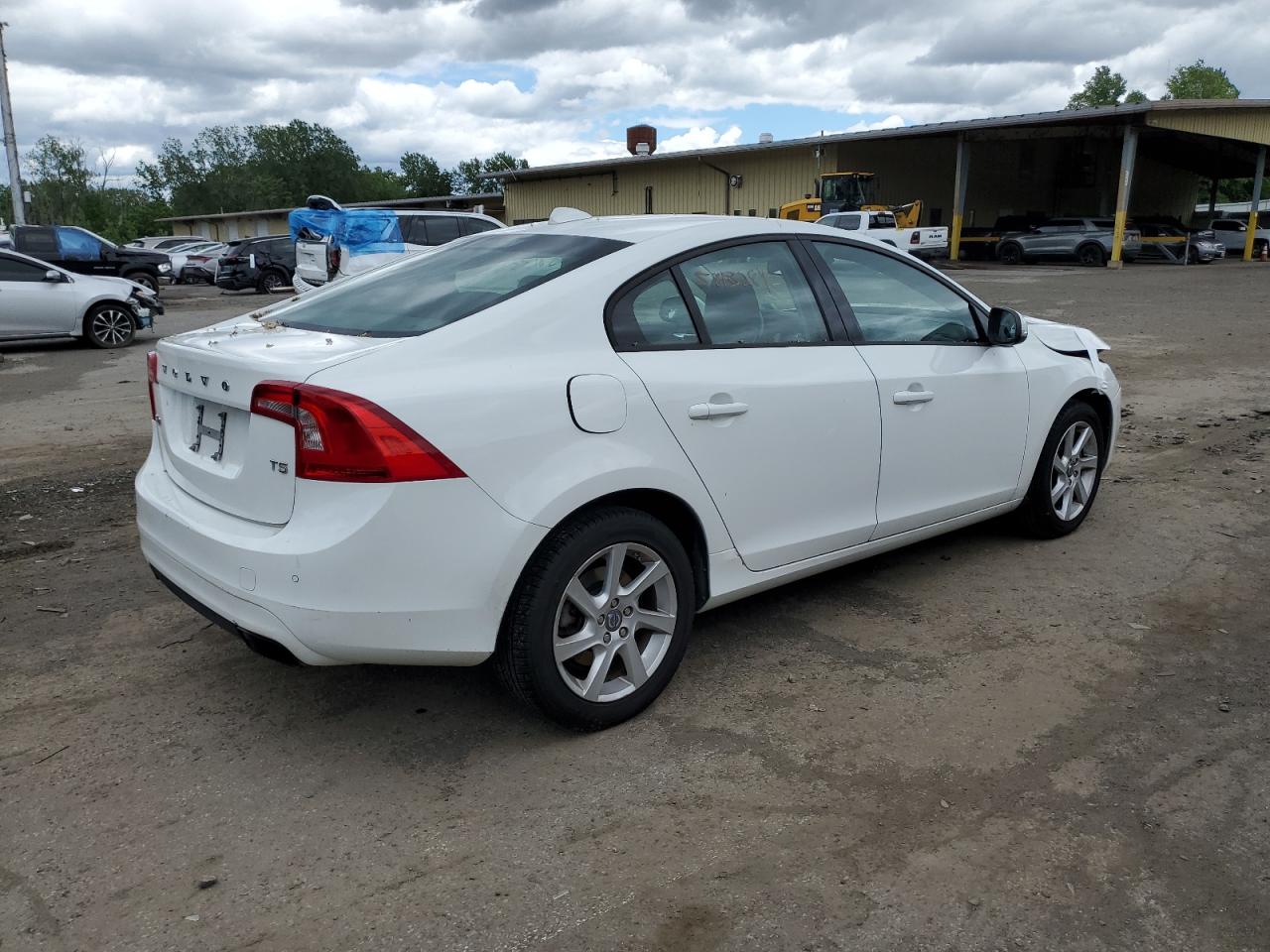 YV126MFJ6F1343066 2015 Volvo S60