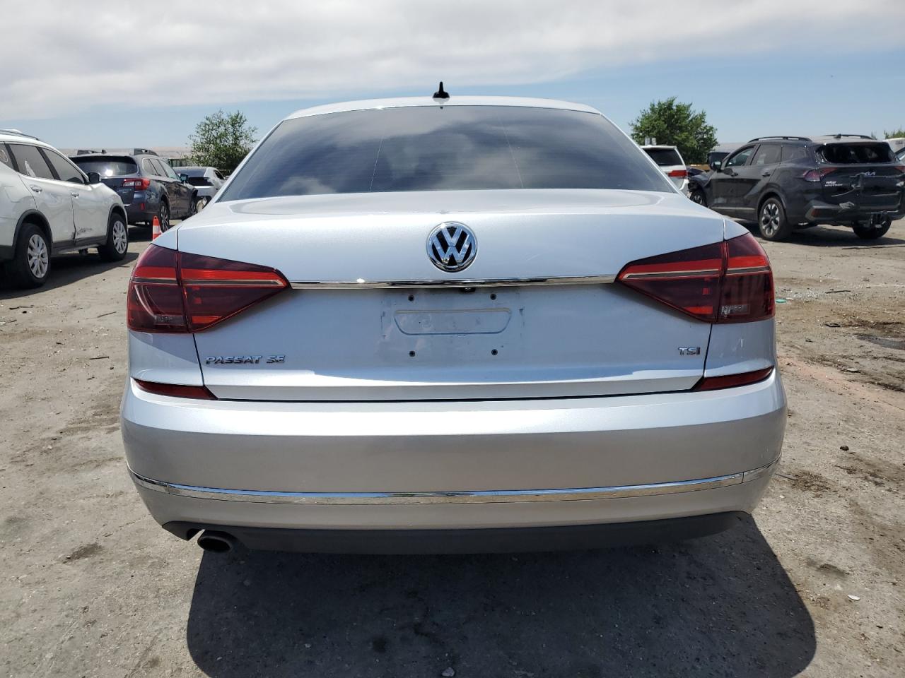 1VWBT7A34HC03637X 2017 Volkswagen Passat Se