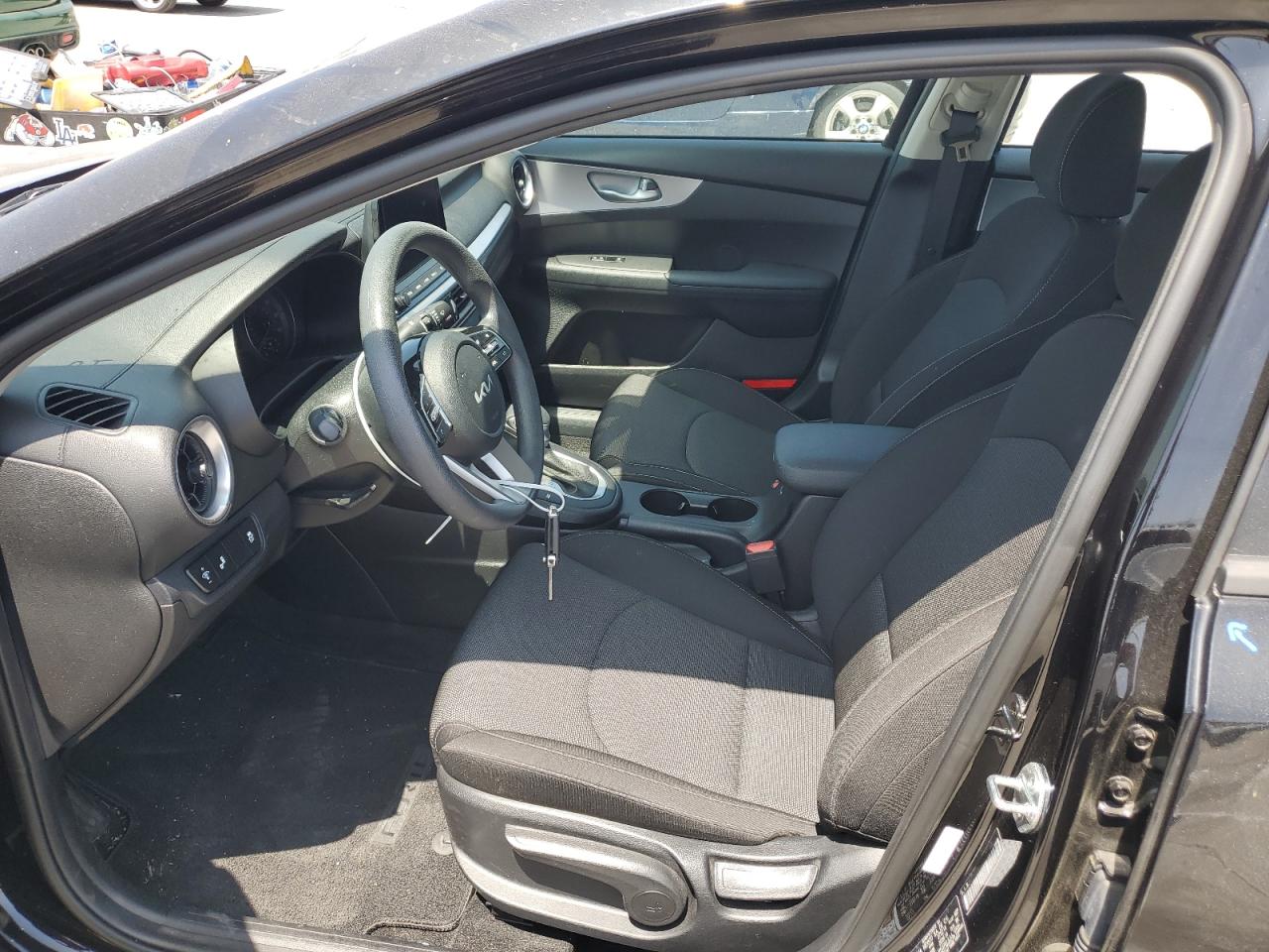 2022 Kia Forte Fe vin: 3KPF24AD9NE490823