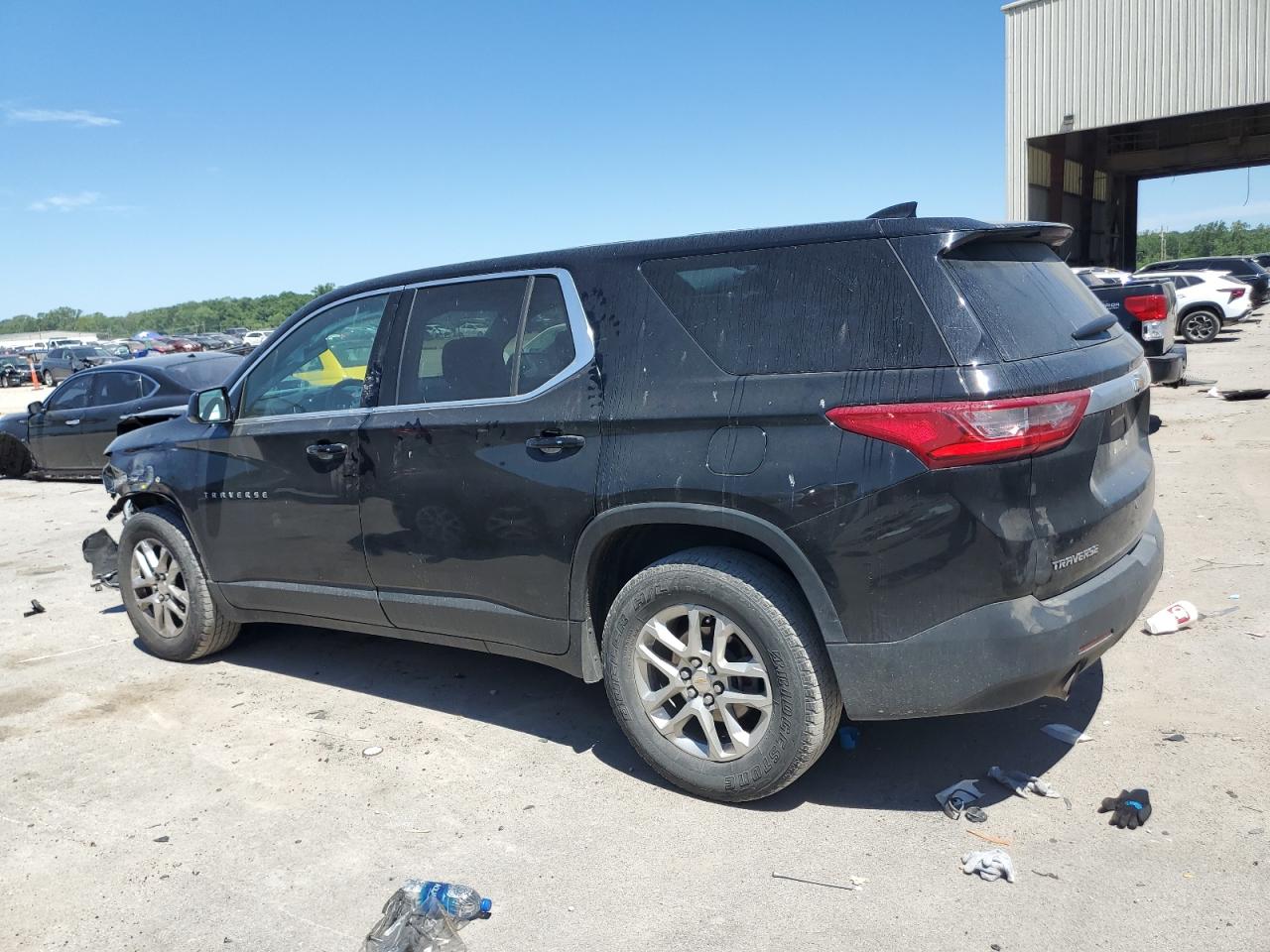 2019 Chevrolet Traverse Ls vin: 1GNERFKW0KJ283049