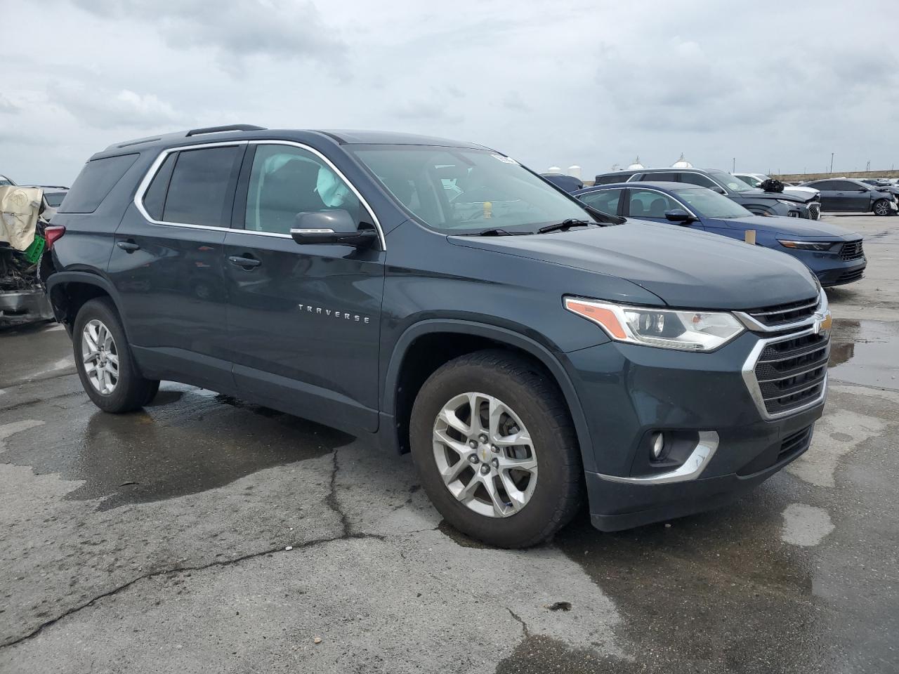 2018 Chevrolet Traverse Lt vin: 1GNERGKW4JJ272351