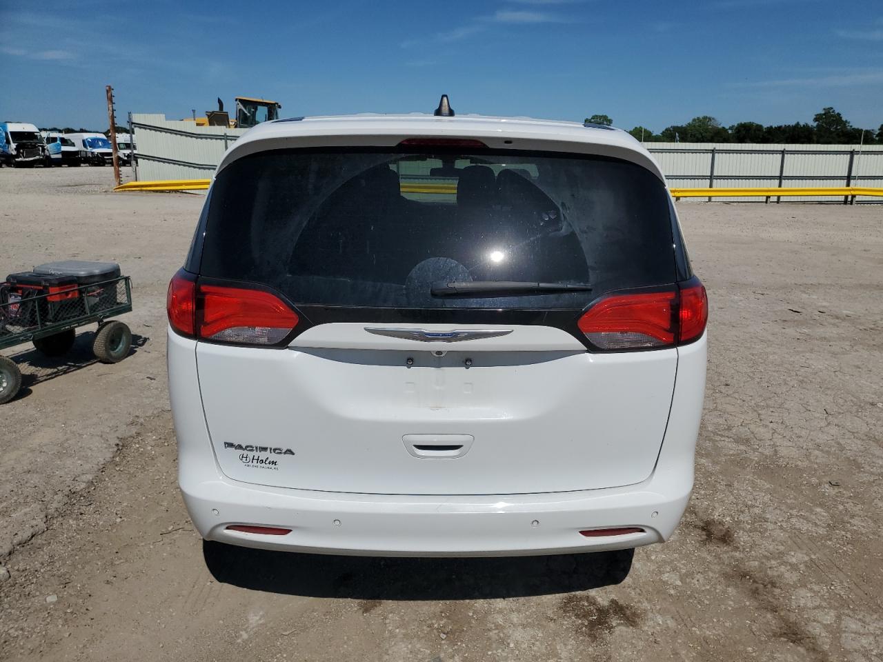 2C4RC1AG1JR157477 2018 Chrysler Pacifica L