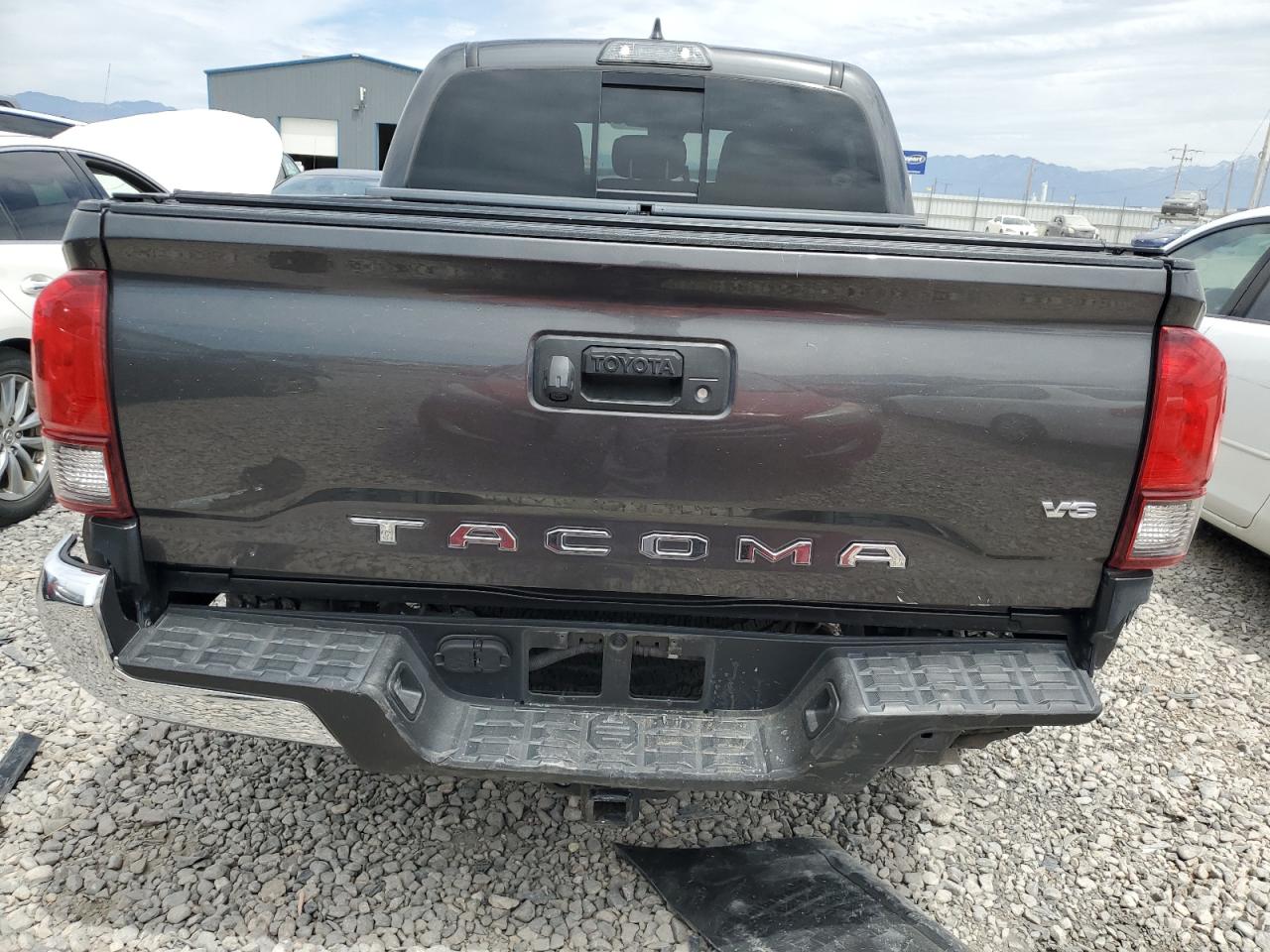 3TMCZ5AN8JM173371 2018 Toyota Tacoma Double Cab