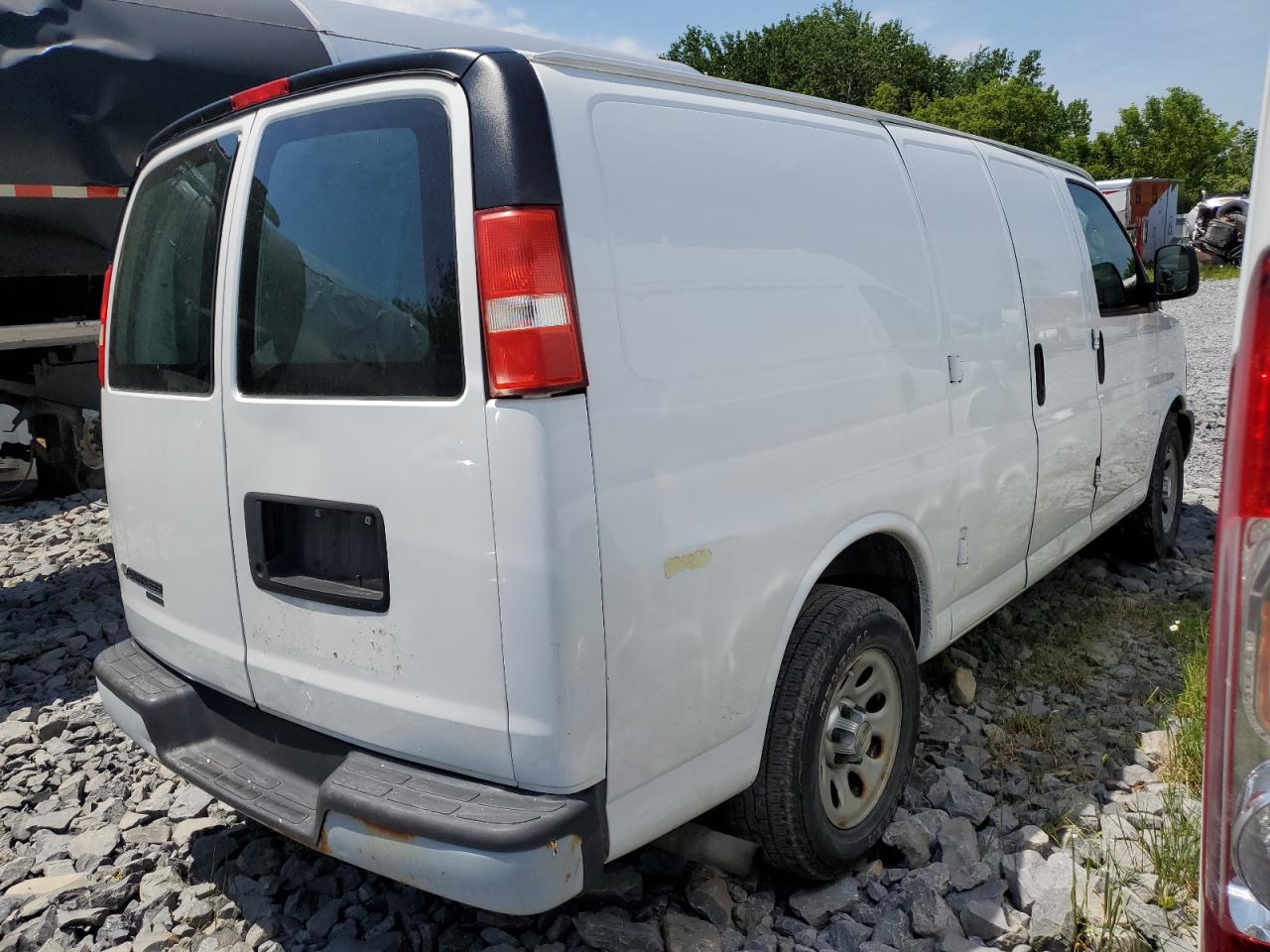 2014 Chevrolet Express G1500 vin: 1GCSGAFXXE1108853