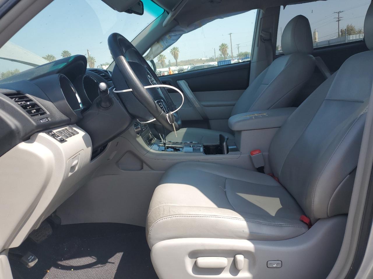 5TDZK3EH2BS046284 2011 Toyota Highlander Base