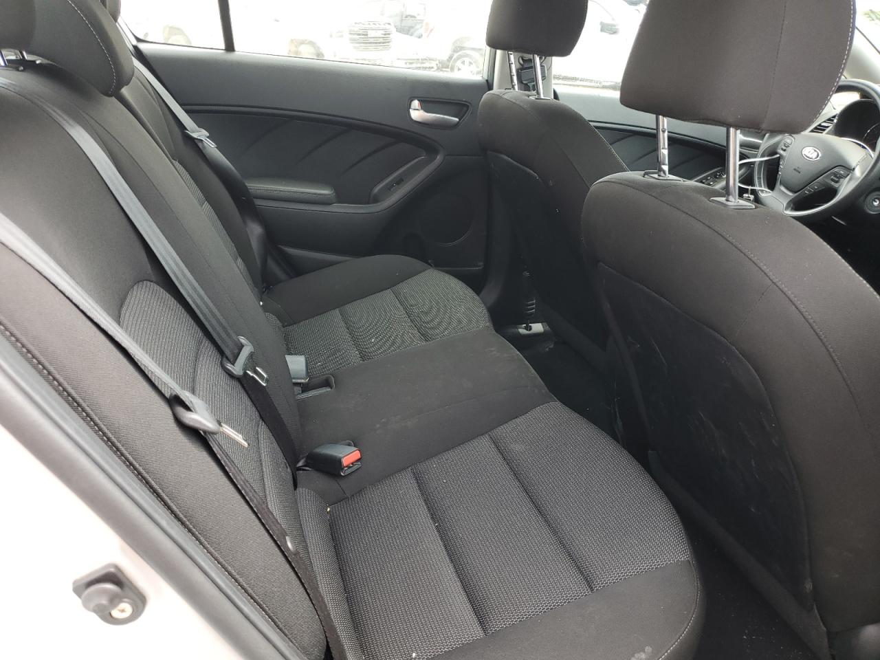 3KPFK4A71HE126247 2017 Kia Forte Lx